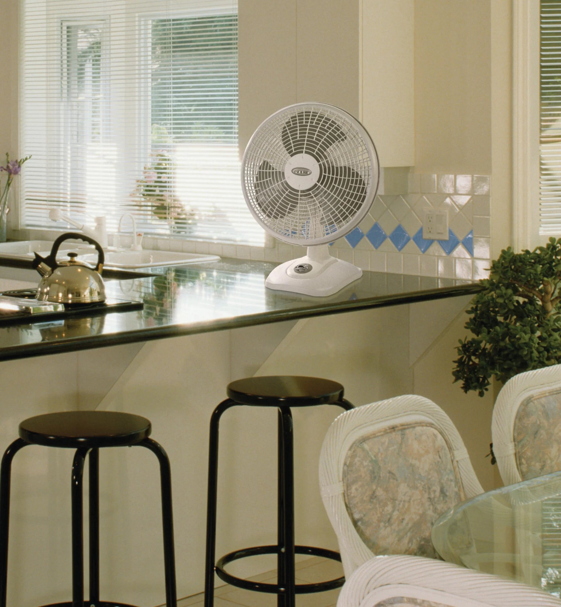 Lasko 16" 3-Speed Oscillating Performance Table Fan with Tilt-back, 2506, White - Image 8