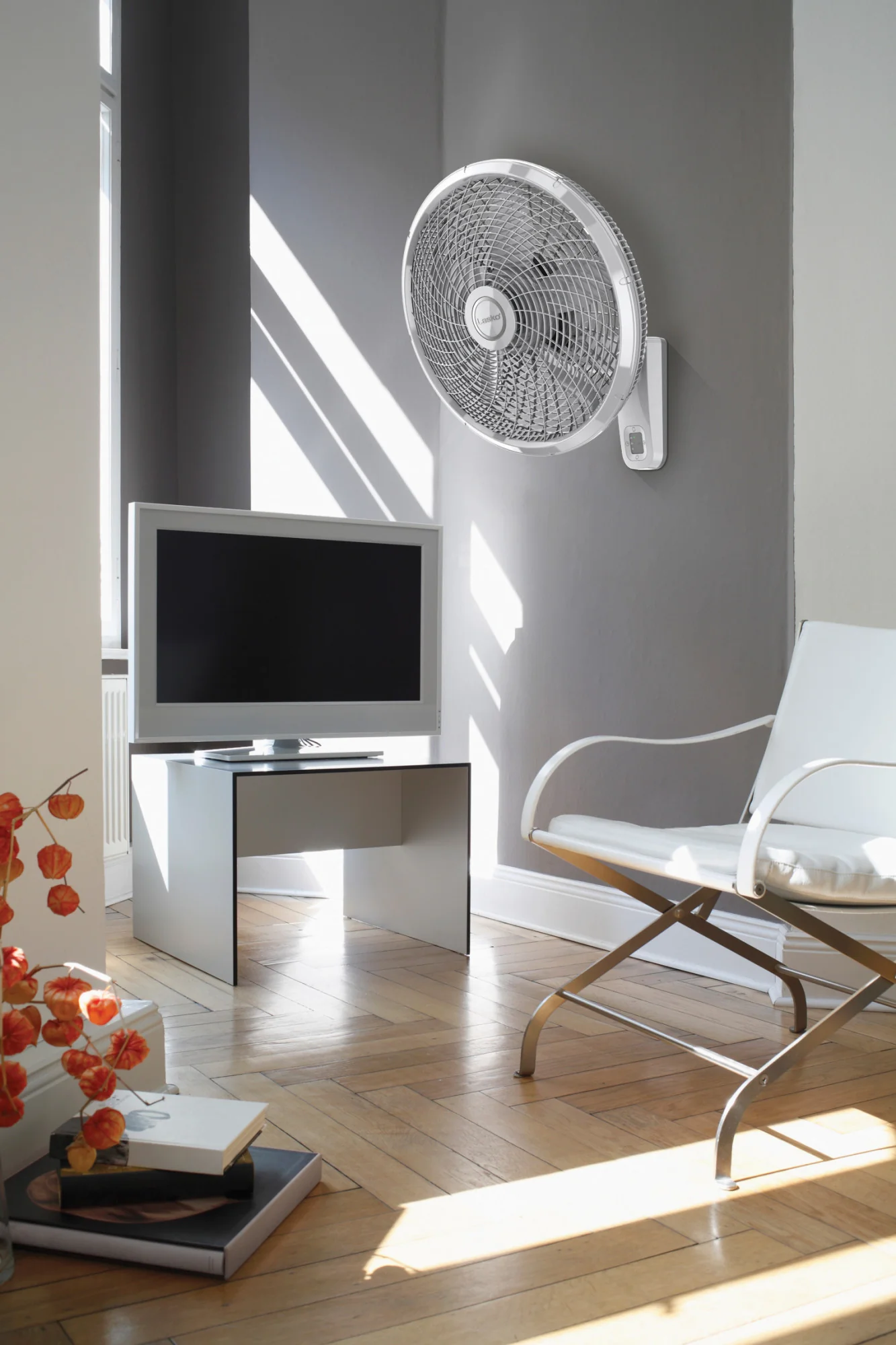 Oscillating Wall-Mount Fan with Remote - Image 8