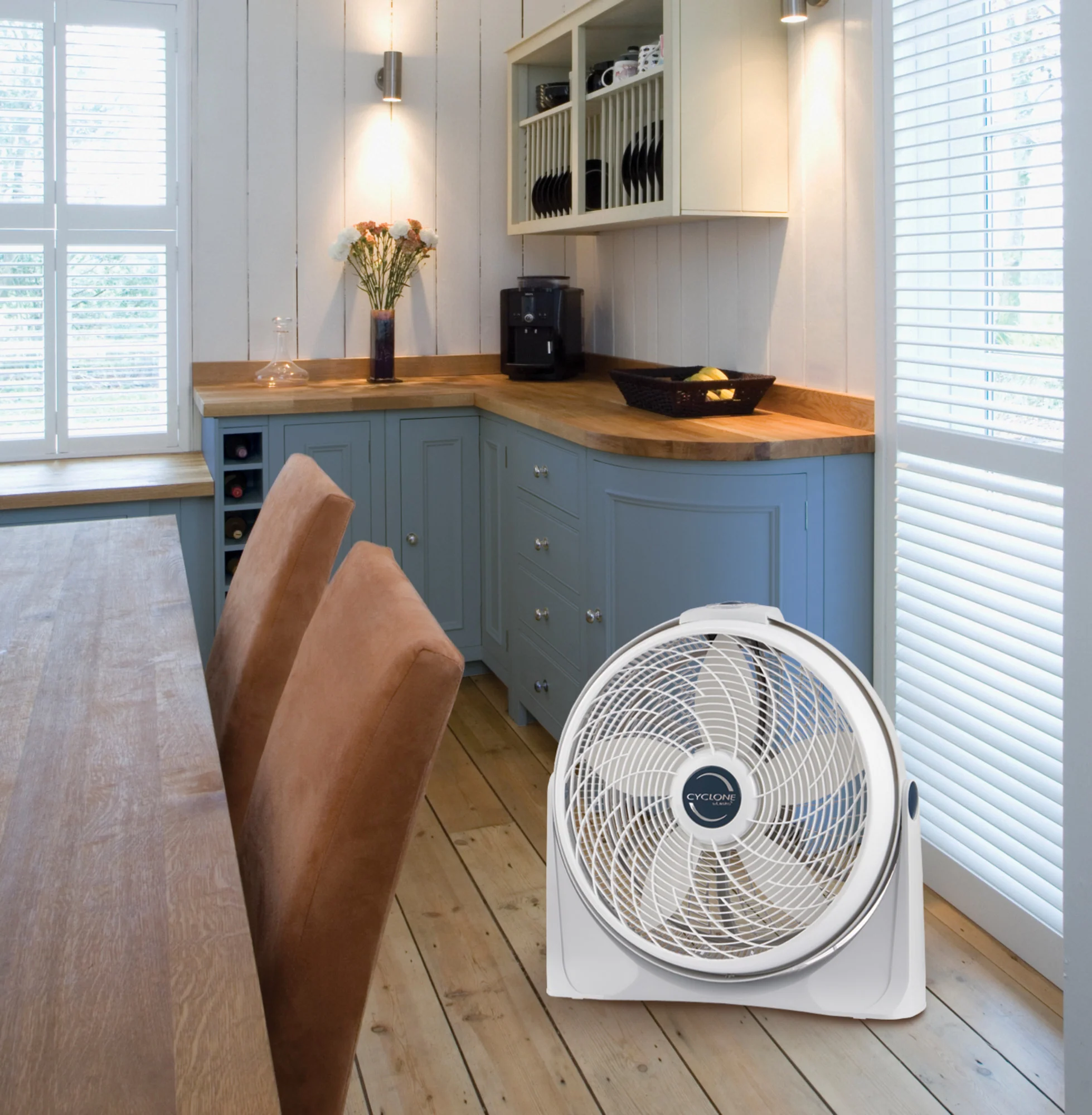Lasko 3520 20" Cyclone Power 3-Speed Air Circulator Fan - Image 13
