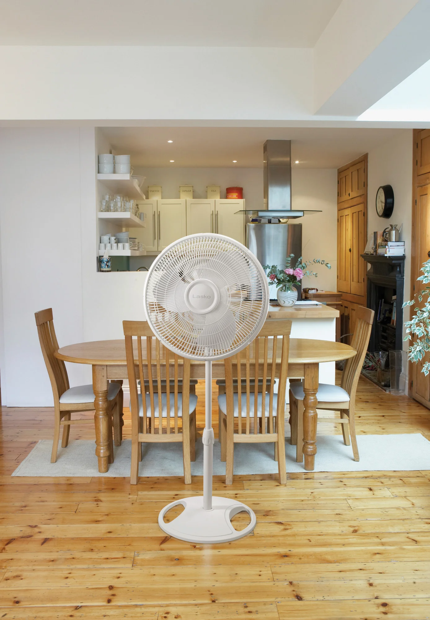 Lasko S16200 16" Oscillating 3 Speed Pedestal Fan - Image 7